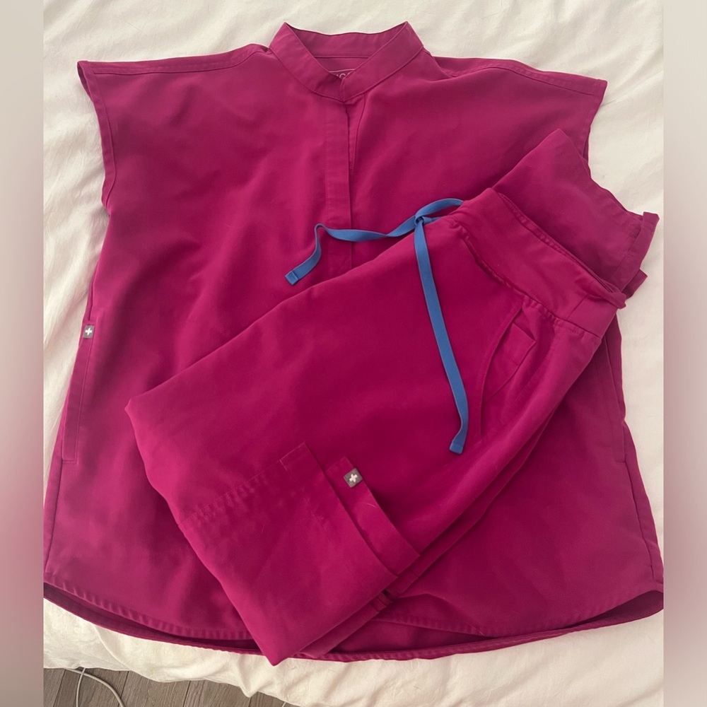 FIGS WOMENS RASPBERRY SORBET SET